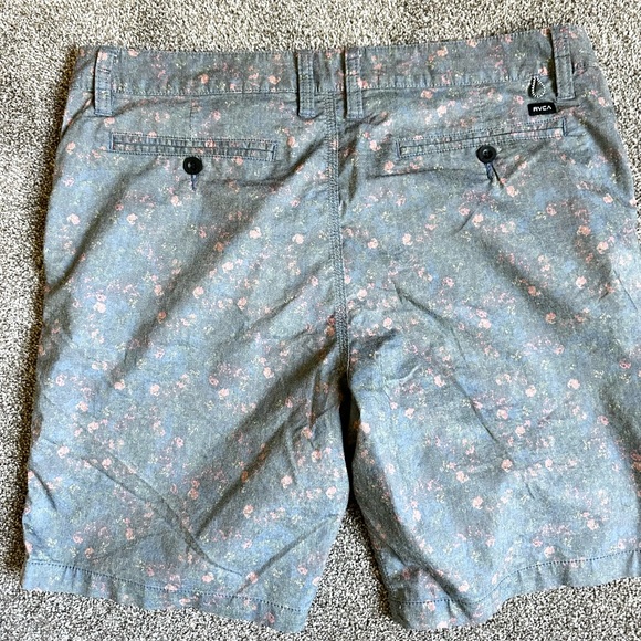 RVCA Men's Size 34 Weekend Hybrid Dual Purpose Trunk Blue Floral Shorts - Picture 2 of 10